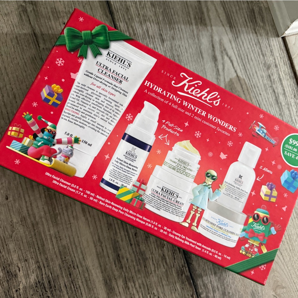 Kiehl's Hydrating Winter Wonders Skincare Holiday Gift NEW skincare set